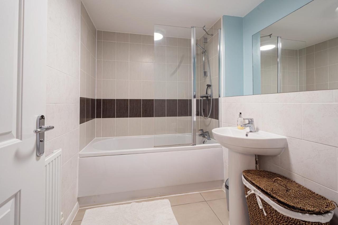 Apartament Modern Townhouse - Sleeps Up To 6 Maidenhead Zewnętrze zdjęcie
